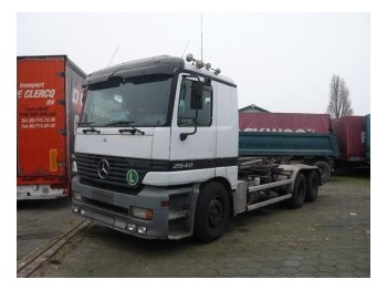 Mercedes-Benz 2540 - Camião transportador de contêineres/ Caixa móvel