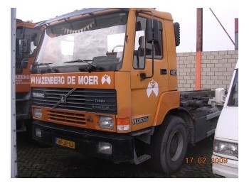Terberg FL1350 WDG wide spread - Camião transportador de contêineres/ Caixa móvel