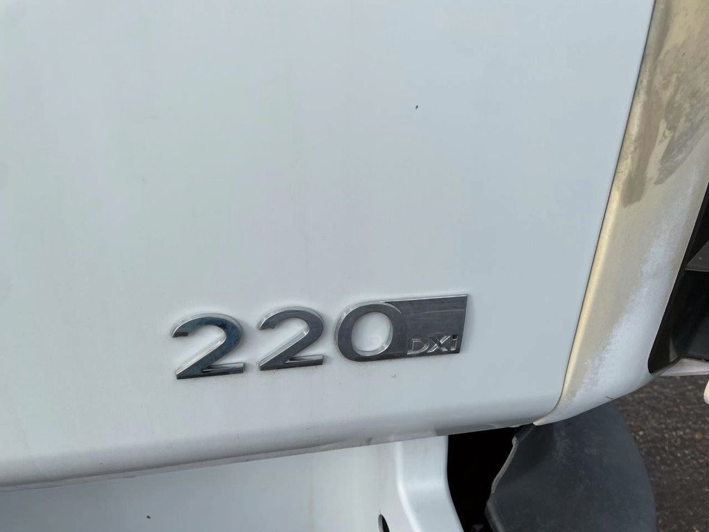 Camião transporte de gado Renault MIDLUM 220 DXi: foto 9