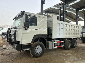 Camião basculante para transporte de silagem SINOTRUK HOWO 371 Dump Truck: foto 1