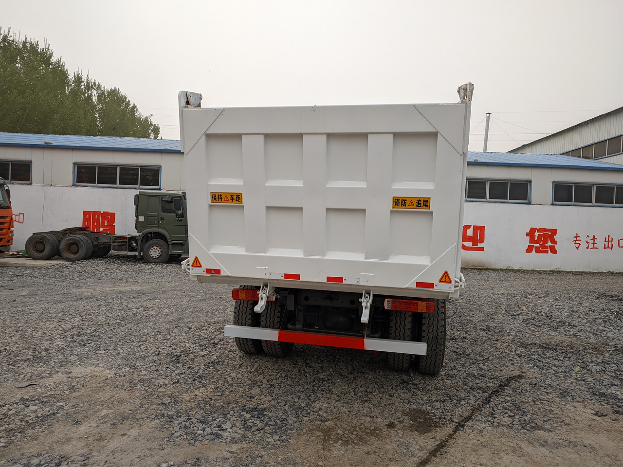 Camião basculante SINOTRUK HOWO 6x4 dump truck China tipper lorry dumper: foto 6
