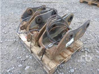 Geith Quantity Of 3 Hydraulic Couplers - Equipamento