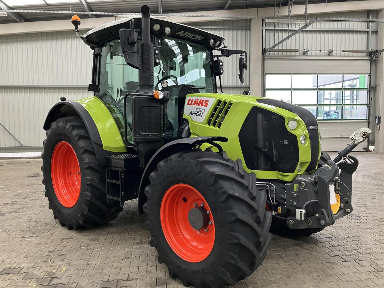 Trator CLAAS Arion 550: foto 3