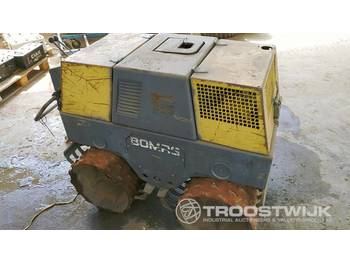 Compactador pequeno de asfalto Bomag BW 850T: foto 1