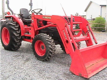 Kubota L3430 Tractor - Pá carregadora de rodas