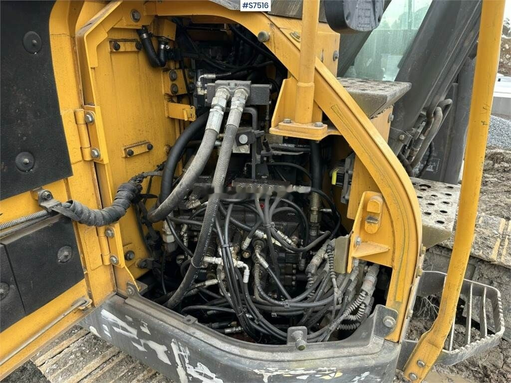 Escavadora de rastos Volvo ECR145DL Crawler excavator with rotor and buckets: foto 28