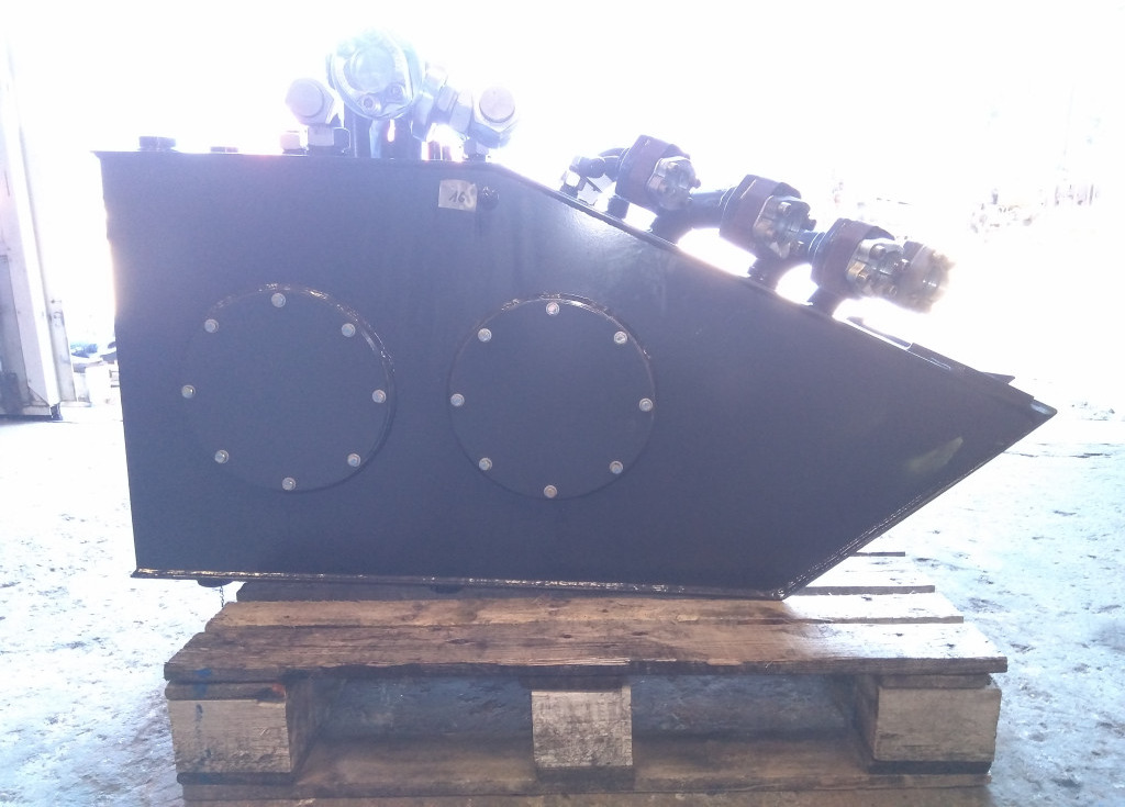 Tanque hidráulico por Máquina de construção Bomag BM1000-35 -: foto 3