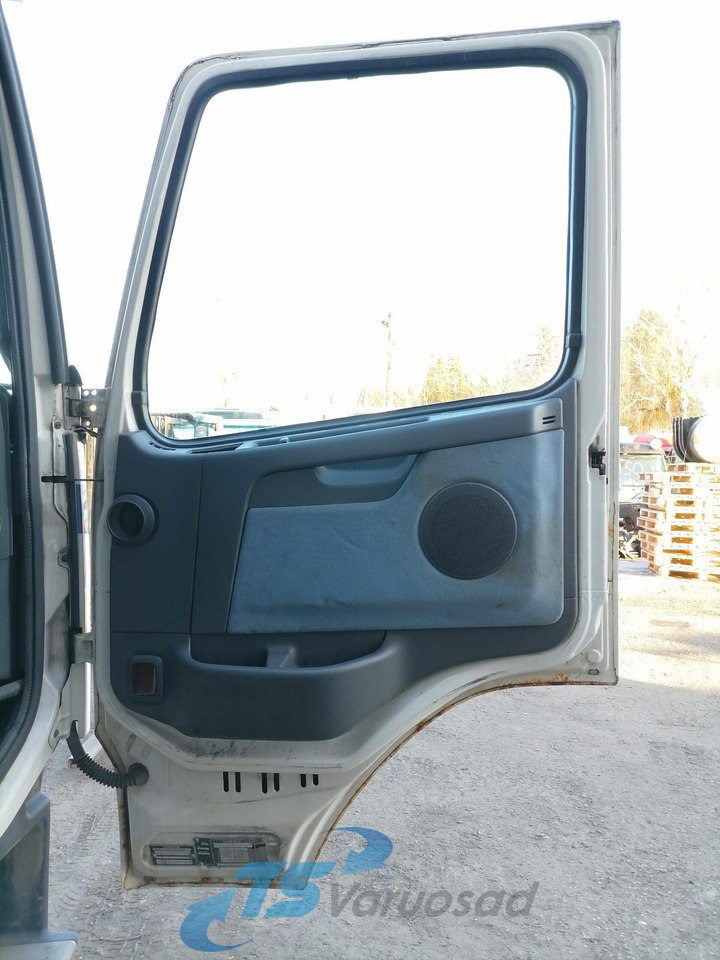 Cabine e interior por Camião Volvo Volvo kabiin 85111210: foto 8