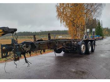Sisu 3 aks. kärryvärkki  - Reboque chassi