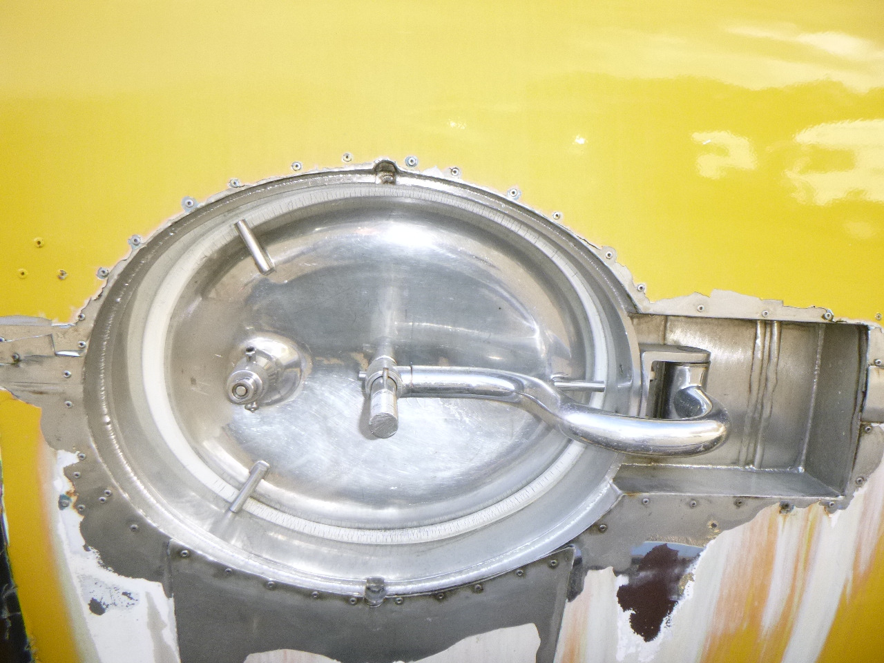 Semirreboque tanque para transporte de alimentos Crane Fruehauf Food (beer) tank inox 30 m3 / 2 comp: foto 7