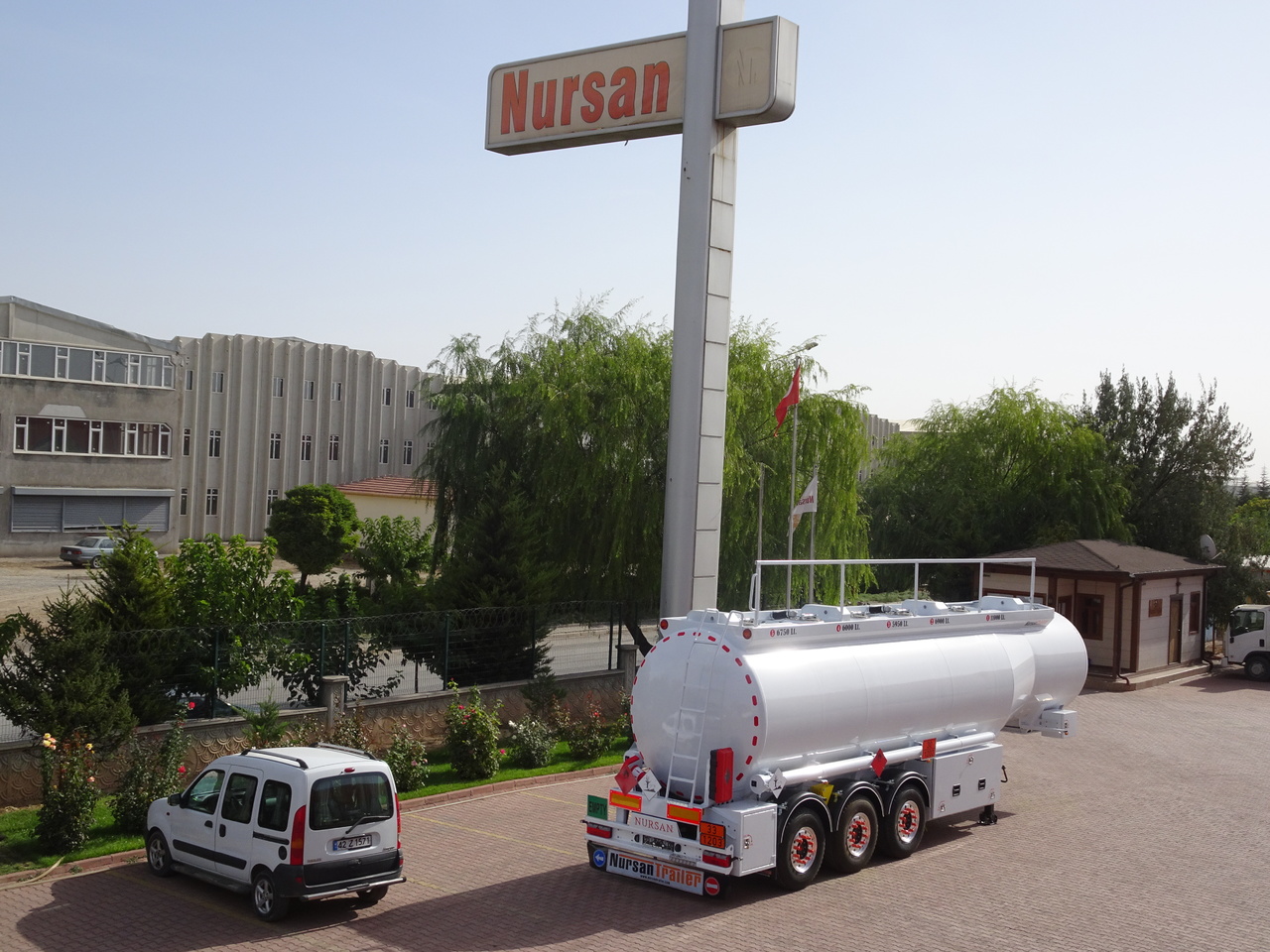 Semirreboque tanque para transporte de combustível novo NURSAN Aluminium Fuel Tanker: foto 10