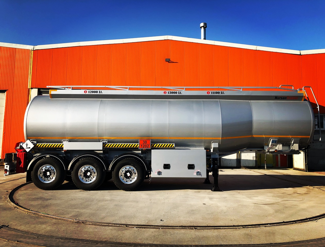 Semirreboque tanque para transporte de combustível novo NURSAN Aluminium Fuel Tanker: foto 5