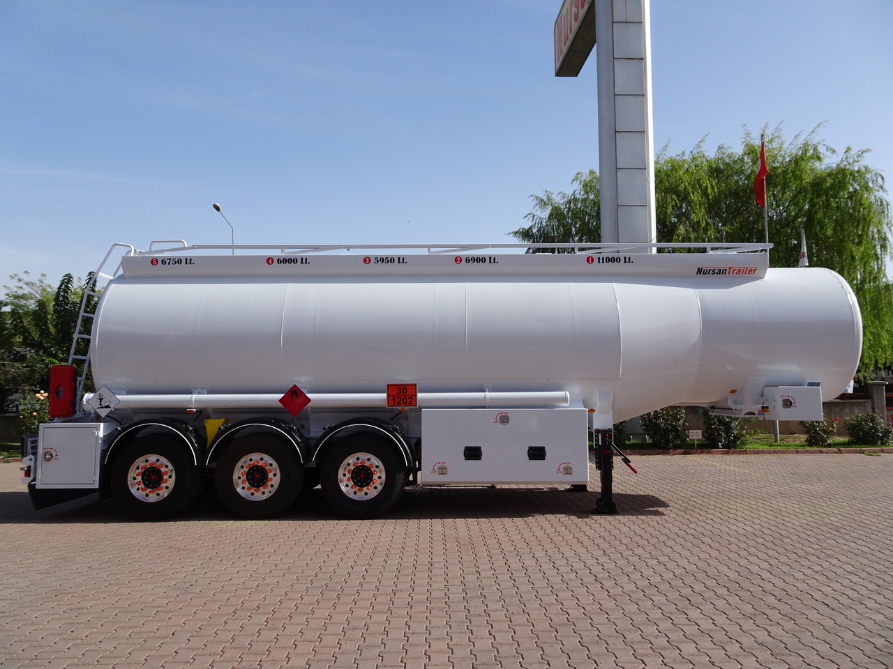 Semirreboque tanque para transporte de combustível novo NURSAN Aluminium Fuel Tanker: foto 9