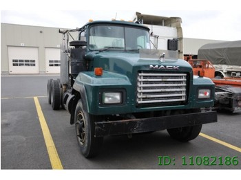 Mack RD 690 S - 6x4 - Tractor