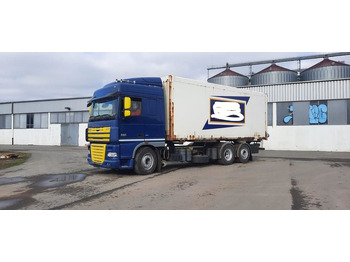 Camião transportador de contêineres/ Caixa móvel DAF XF 105 460