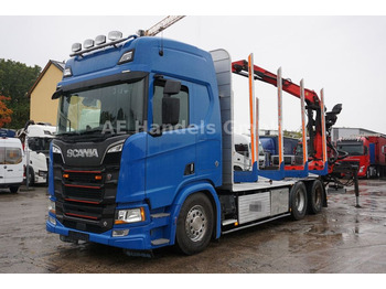 Camião de transporte de madeira SCANIA R 580