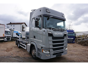 Camião transportador de contêineres/ Caixa móvel SCANIA S 450