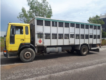 Camião transporte de gado VOLVO FL