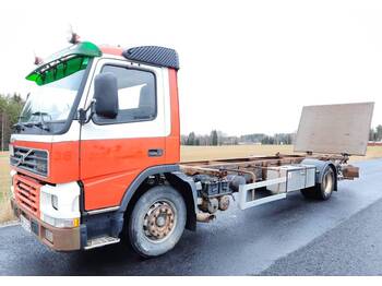 Camião transportador de contêineres/ Caixa móvel VOLVO FM12