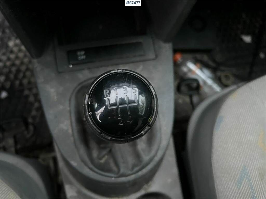 Furgão compacto Volkswagen Caddy, Summer and winter tires: foto 28