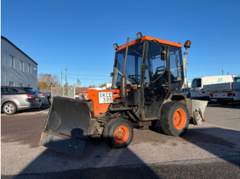 Kubota B7100 HST - Trator municipal