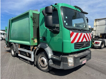 Caminhão de lixo Volvo FL240: foto 3