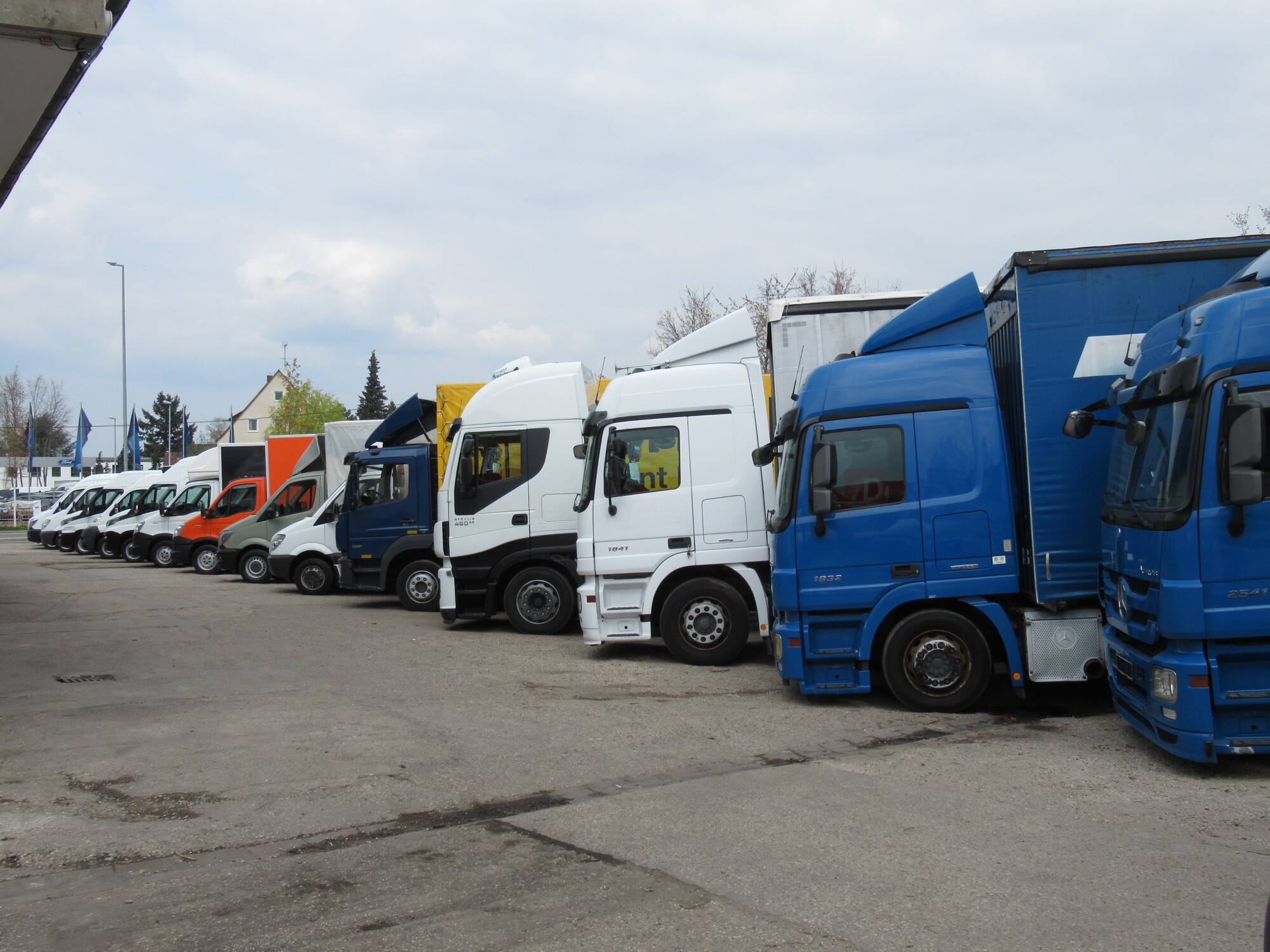 AutoStratis - Veículos comerciais - 4x2, diesel, caixa de velocidades: manual undefined: foto 5