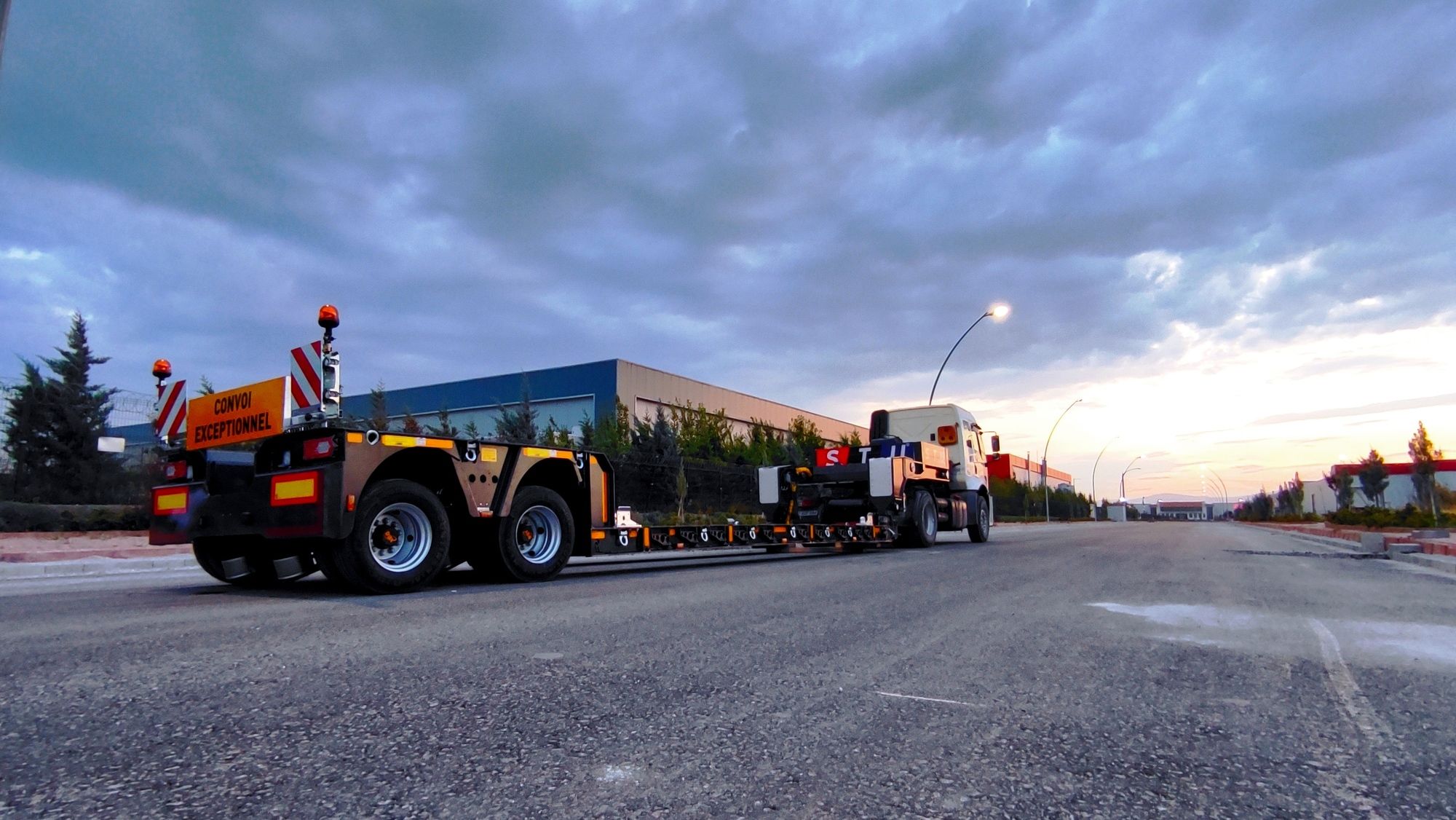 STU TRAILER DORSE ITHALAT IHRACAT LTD. STI. - veículos a venda undefined: foto 4