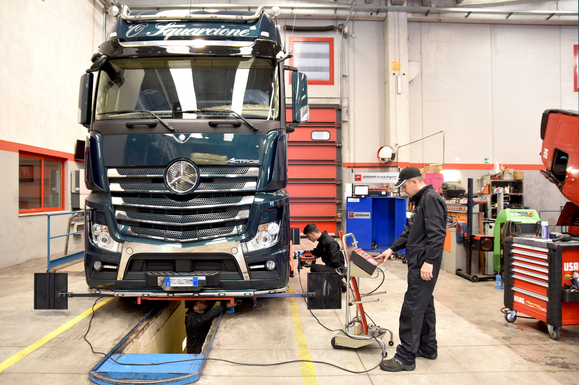 TN Service srl - veículos a venda undefined: foto 1