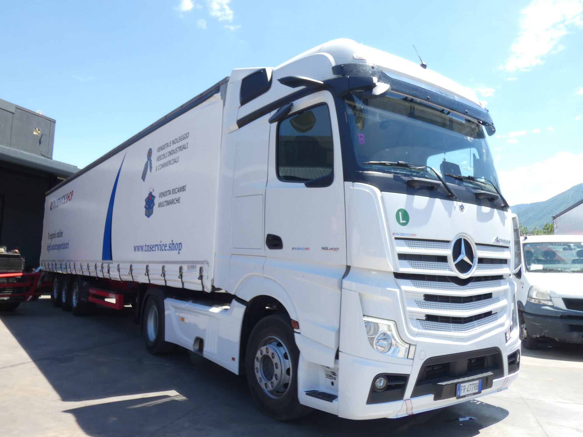 TN Service srl - veículos a venda undefined: foto 12