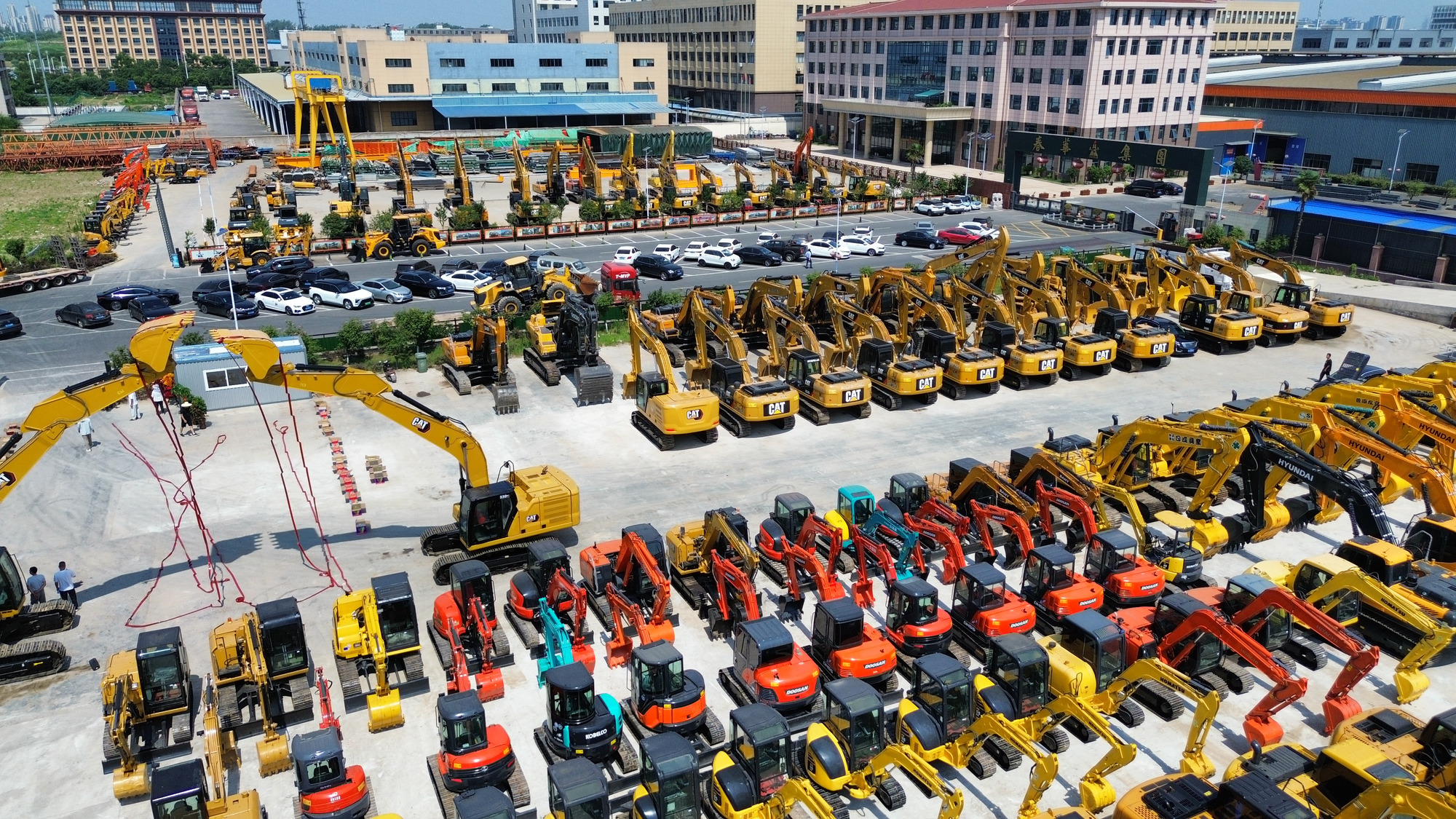 Toaks International Trading Company - Máquinas de construção LIUGONG - Euro 3 undefined: foto 2