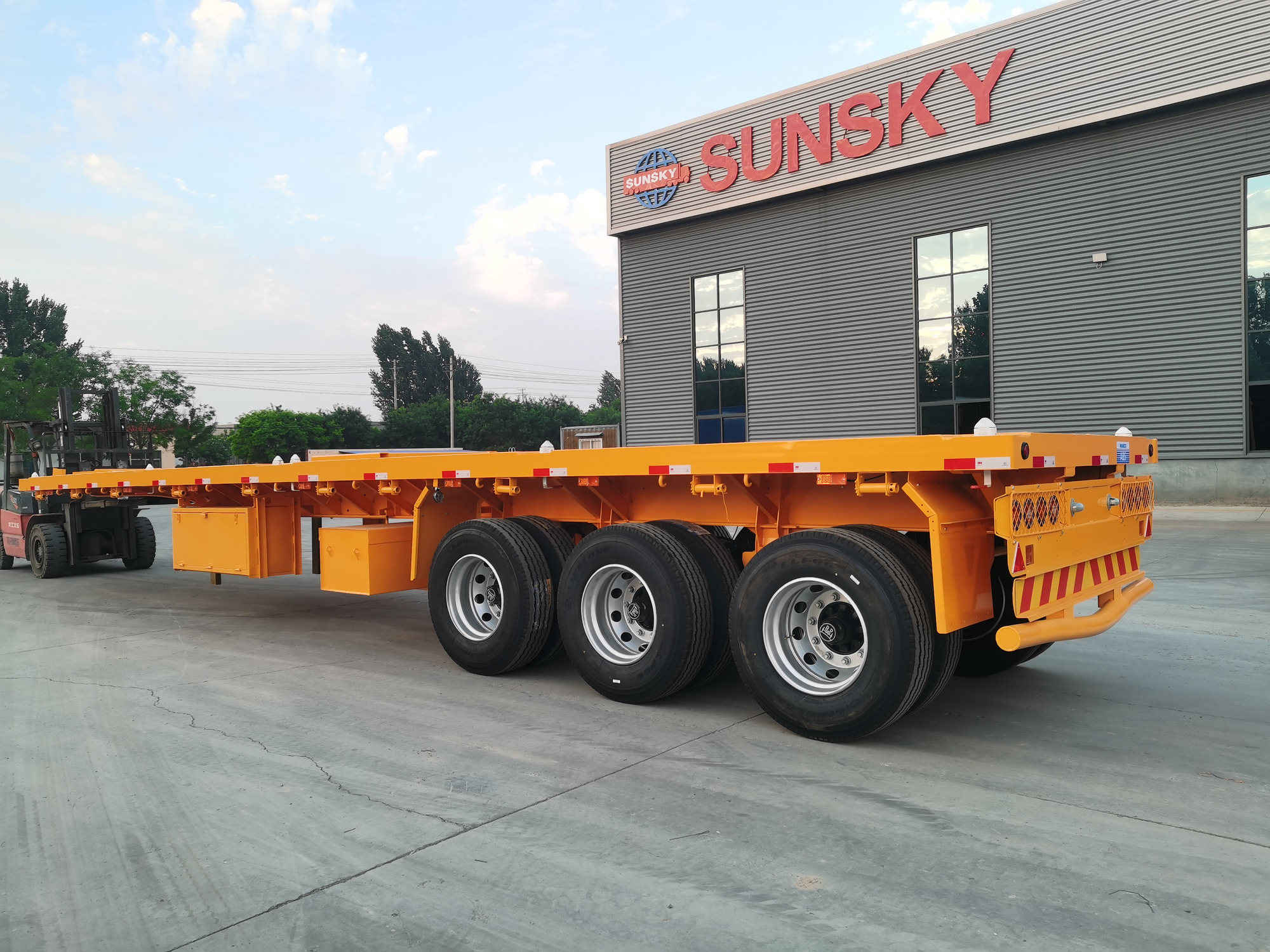 Xiamen Sunsky Vehicle Co.,Ltd - Camiões SINOTRUK HOWO - novo undefined: foto 4