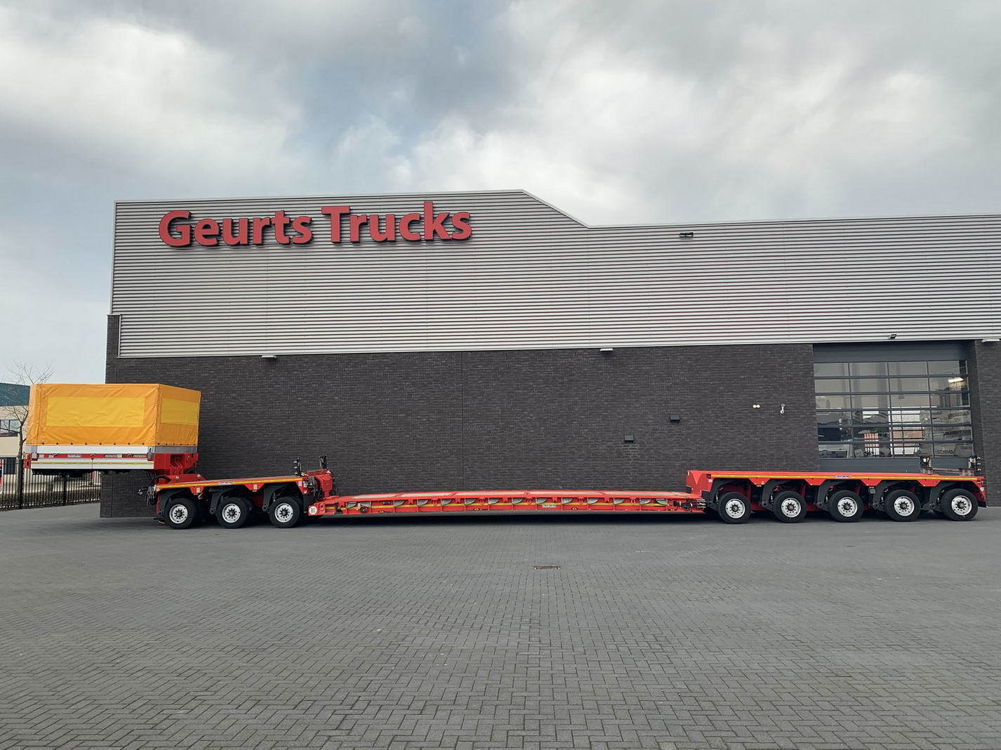 Geurts Trucks B.V. - Tractores undefined: foto 21