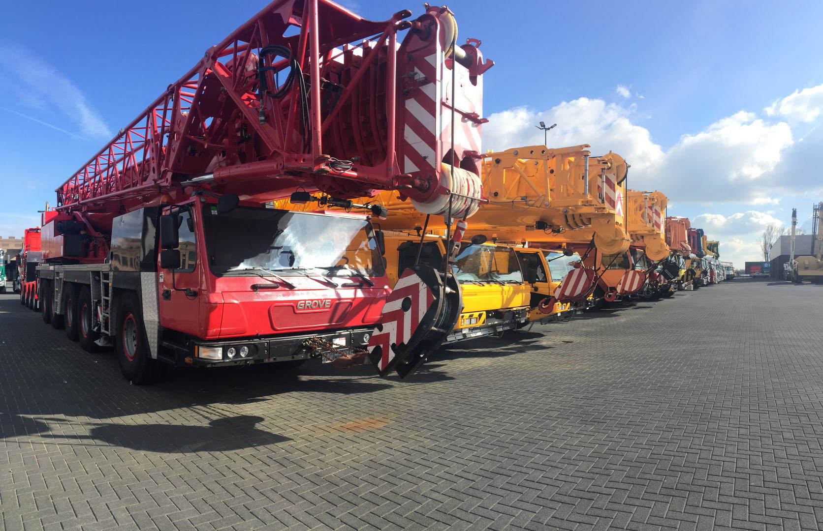 Geurts Trucks B.V. - Tractores undefined: foto 4