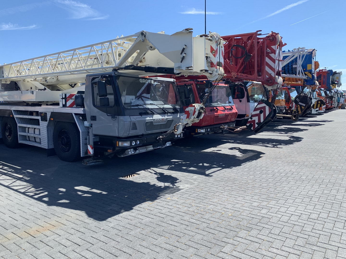 Geurts Trucks B.V. - Tractores undefined: foto 7