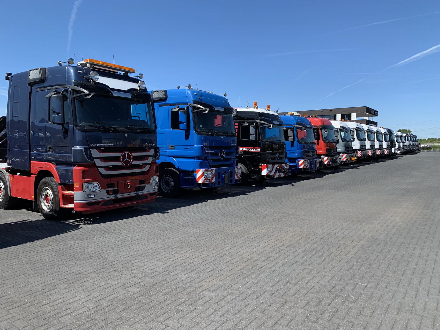 Geurts Trucks B.V. - Tractores undefined: foto 12