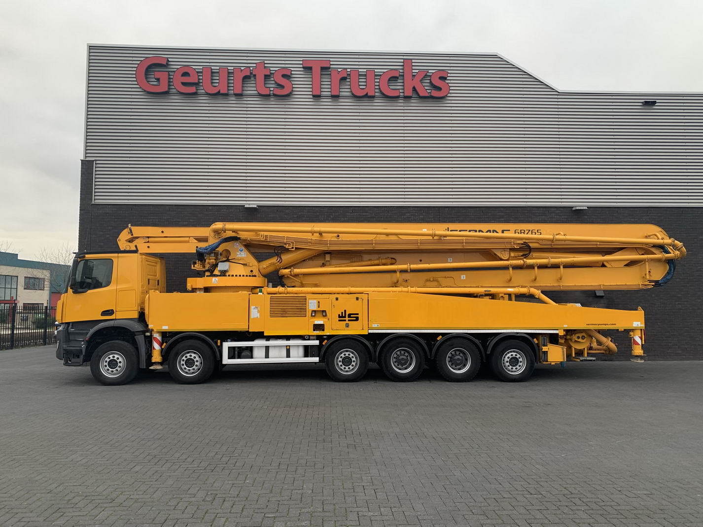 Geurts Trucks B.V. - Tractores undefined: foto 20