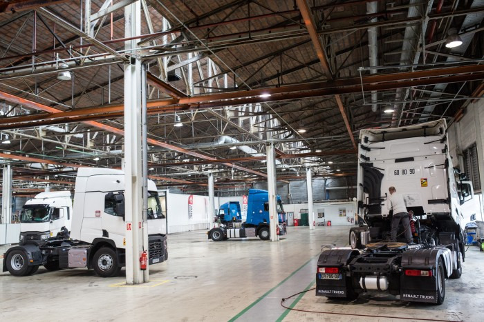 Renault Trucks France - Camiões RENAULT - Ano: 2015, 4x2 undefined: foto 8