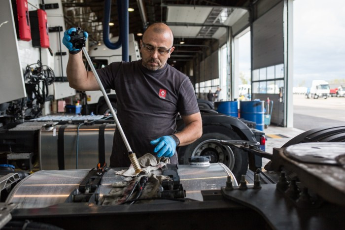 Renault Trucks France - Camiões RENAULT - Ano: 2015, 4x2 undefined: foto 4