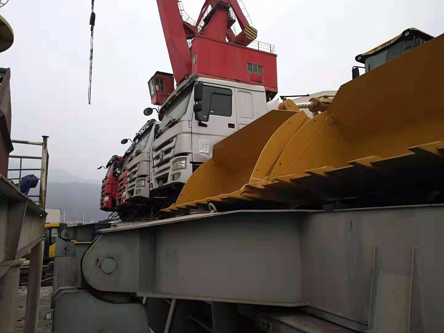 Shandong Guhong Auto Industrial CO., LTD - Camiões SINOTRUK - 6x6 undefined: foto 9