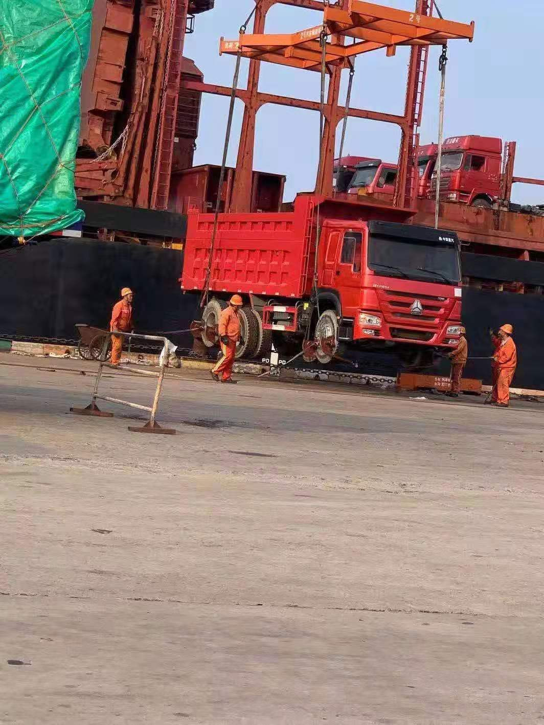 Shandong Guhong Auto Industrial CO., LTD - Camiões SINOTRUK - 6x6 undefined: foto 5