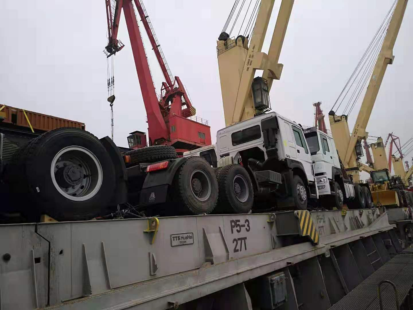Shandong Guhong Auto Industrial CO., LTD - Camiões SINOTRUK - 6x6 undefined: foto 8