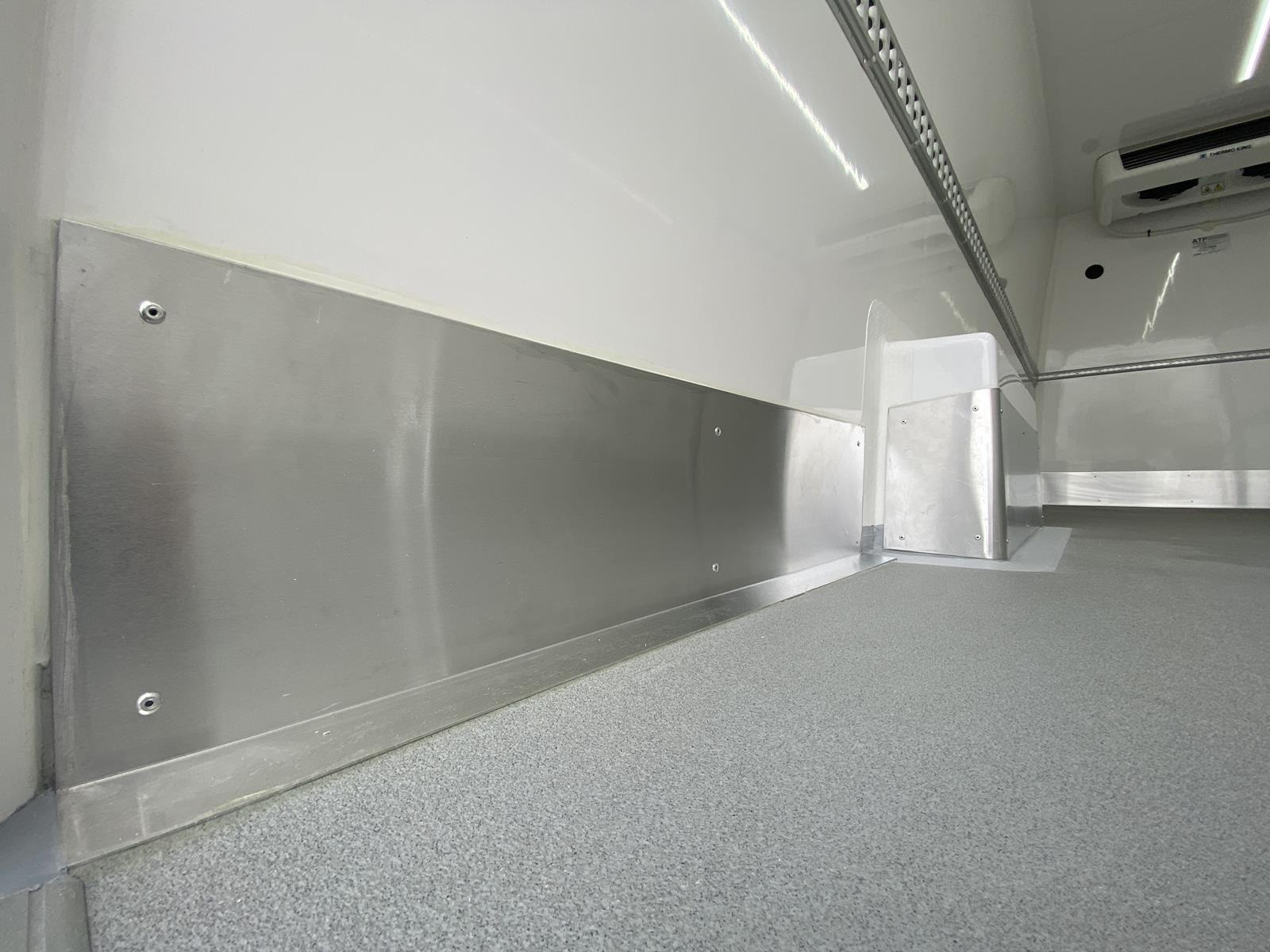 RINZ ROS d.o.o. (GmbH) - Veículos comerciais - diesel undefined: foto 9