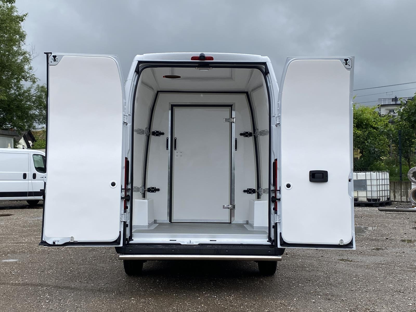 RINZ ROS d.o.o. (GmbH) - Veículos comerciais - diesel undefined: foto 24