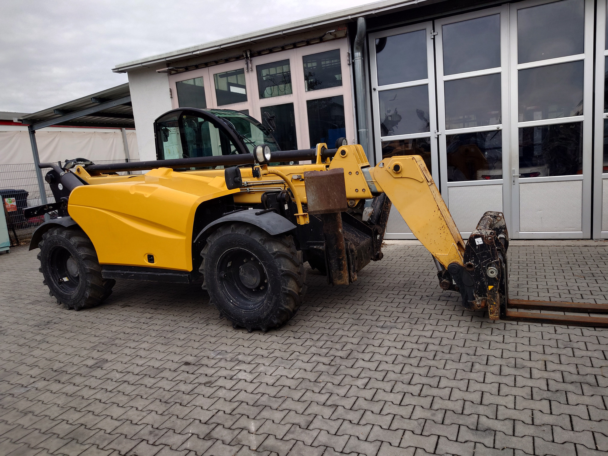 Jens Kürschner Spedition, Handel mit Fahrzeugen und Industriegütern undefined: foto 3