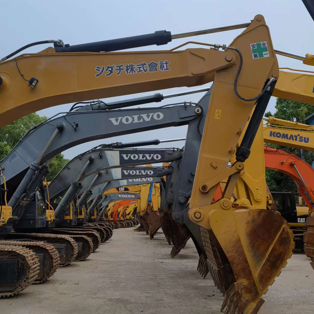 Qingdao Higher Weight Trade Co. LTD - Camiões undefined: foto 7