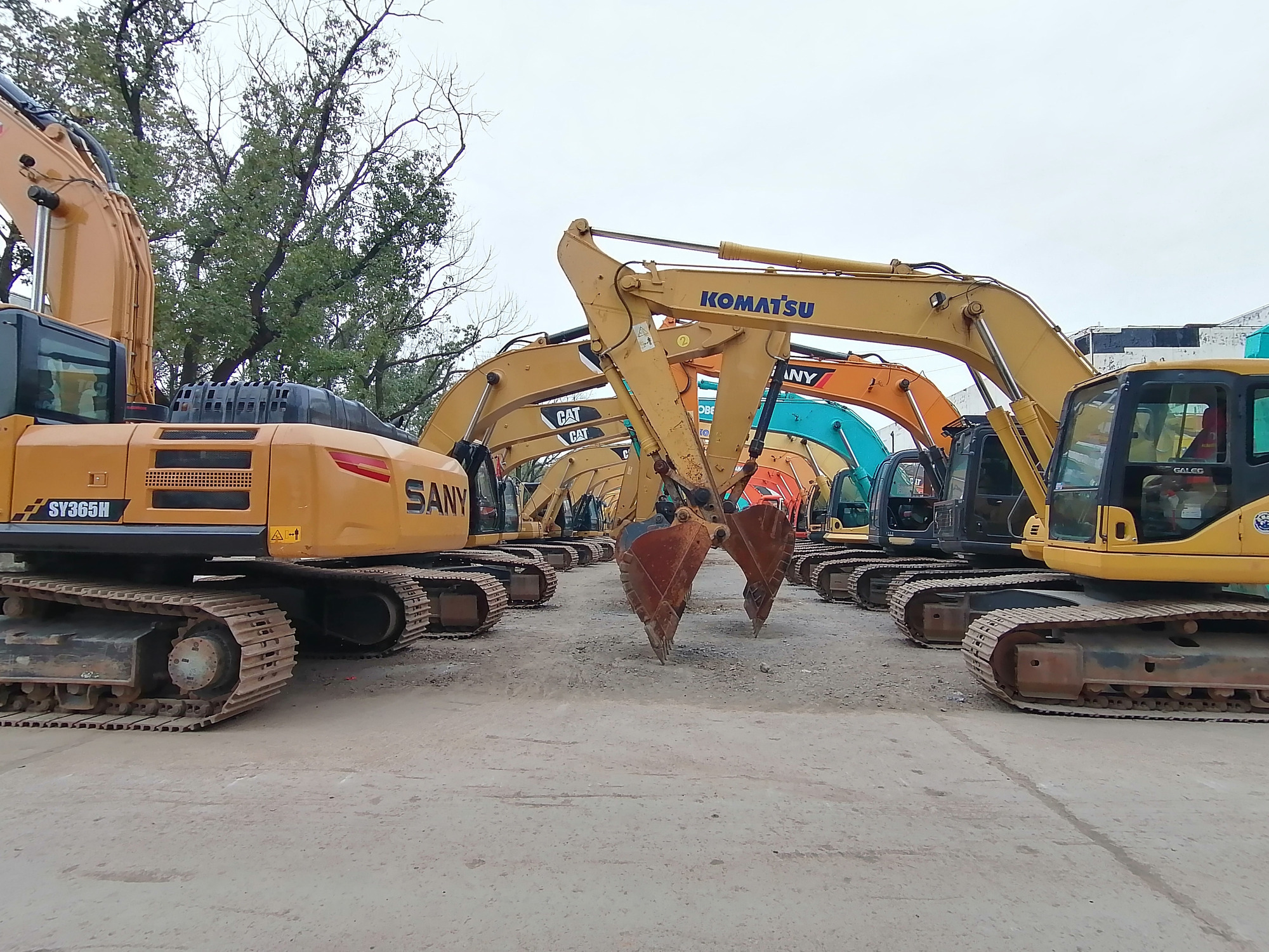 Qingdao Higher Weight Trade Co. LTD - Camiões undefined: foto 6