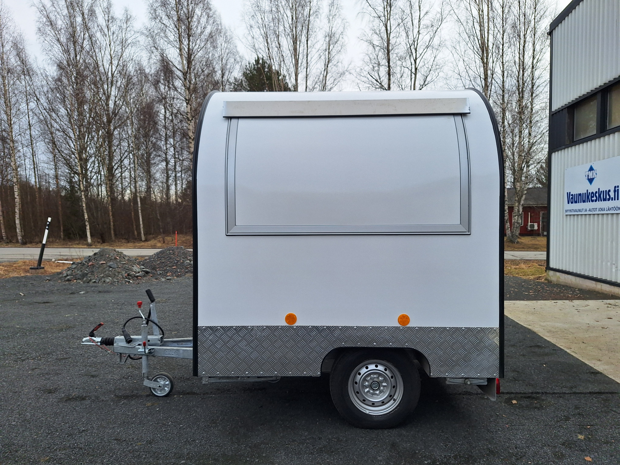 TMK Vaunukeskus Oy - veículos a venda undefined: foto 23