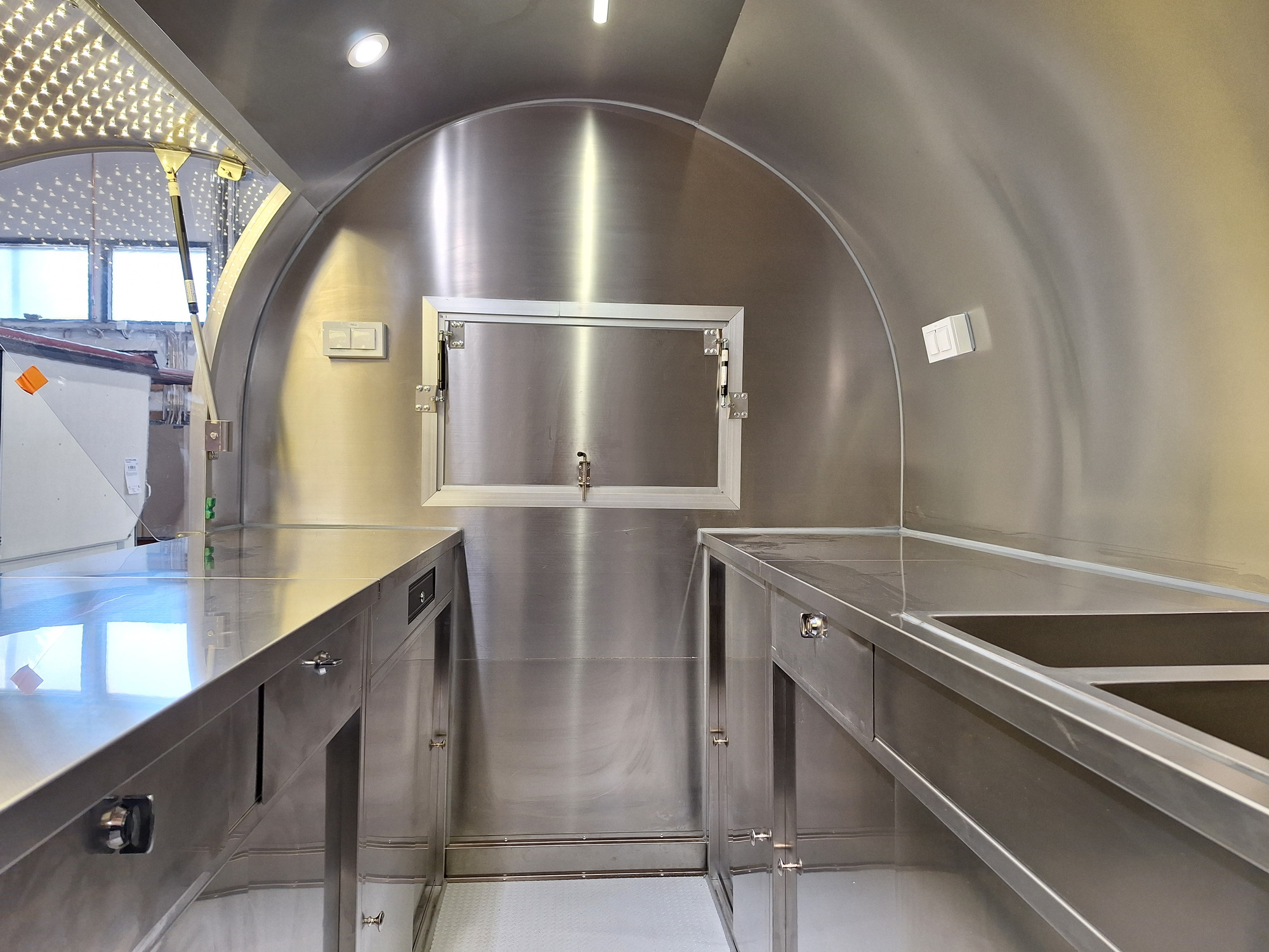 TMK Vaunukeskus Oy - veículos a venda undefined: foto 22