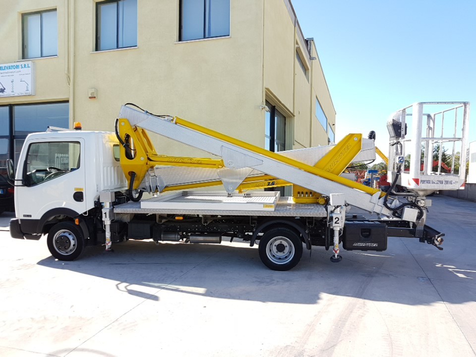 Centro Elevatori SRL - veículos a venda undefined: foto 5